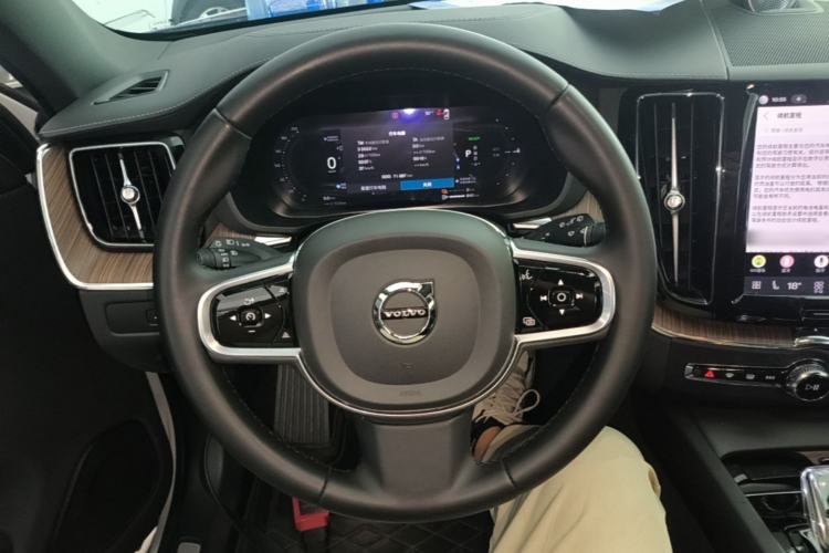 Used Volvo XC60 New Energy 2024 T8 Plug-in Hybrid Long-Range All-Wheel Drive Smart Luxury Edition Steering Wheel