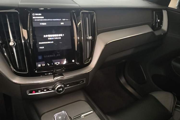 Used Volvo XC60 New Energy 2024 T8 Plug-in Hybrid Long-Range All-Wheel Drive Smart & Sporty Edition Audio And AC Panel