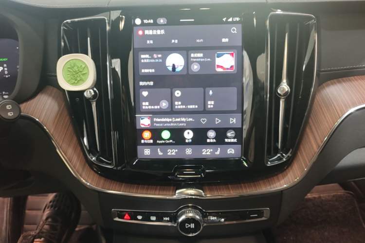 Used Volvo XC60 New Energy 2024 T8 Plug-in Hybrid Long-Range All-Wheel Drive Smart Luxury Edition Audio And AC Panel