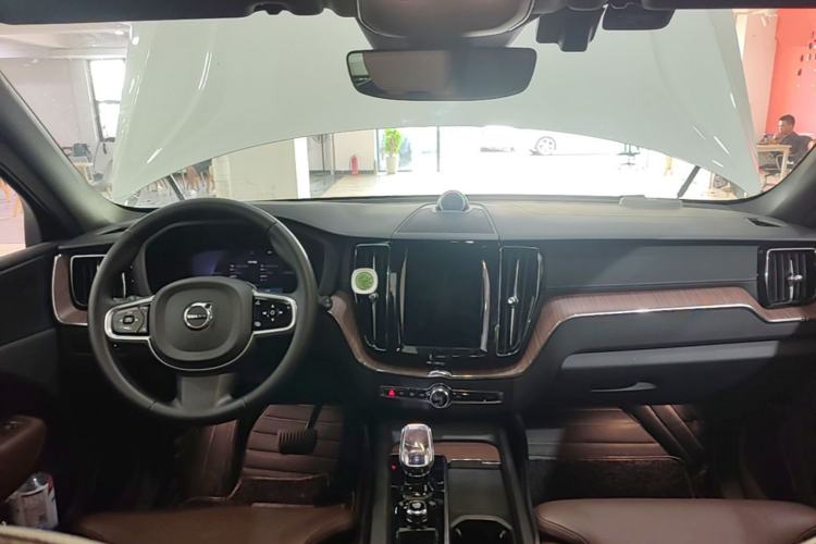 Used Volvo XC60 New Energy 2024 T8 Plug-in Hybrid Long-Range All-Wheel Drive Smart Luxury Edition Center Console