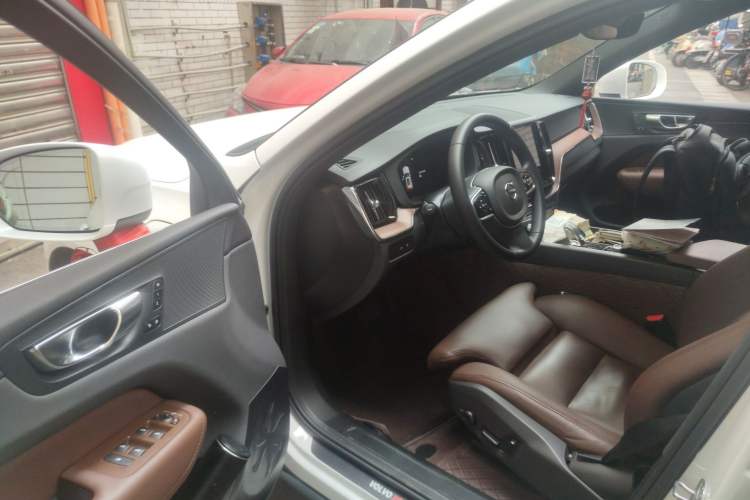 Used Volvo XC60 New Energy 2024 T8 Plug-in Hybrid Long-Range All-Wheel Drive Smart Luxury Edition Driver Seat