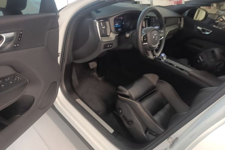 Used Volvo XC60 New Energy 2024 T8 Plug-in Hybrid Long-Range All-Wheel Drive Smart & Sporty Edition Driver Seat