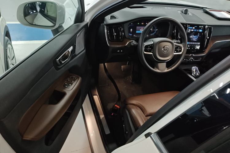 Used Volvo XC60 New Energy 2024 T8 Plug-in Hybrid Long-Range All-Wheel Drive Smart Luxury Edition Driver Seat