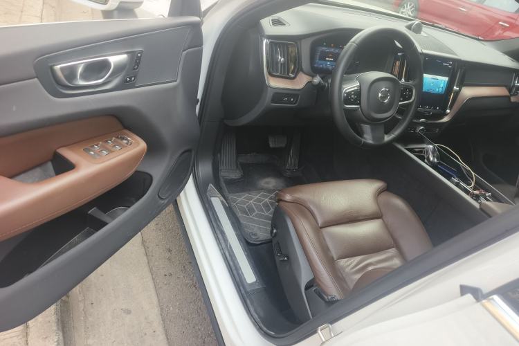 Used Volvo XC60 New Energy 2024 T8 Plug-in Hybrid Long-Range All-Wheel Drive Smart Luxury Edition Driver Seat