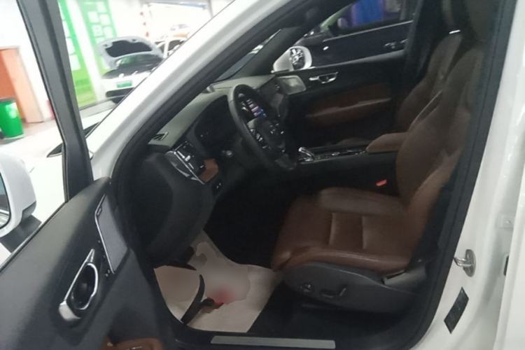 Used Volvo XC60 New Energy 2024 T8 Plug-in Hybrid Long-Range All-Wheel Drive Smart Luxury Edition Driver Seat