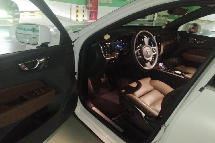 Used Volvo XC60 New Energy 2024 T8 Plug-in Hybrid Long-Range All-Wheel Drive Smart Luxury Edition Driver Seat