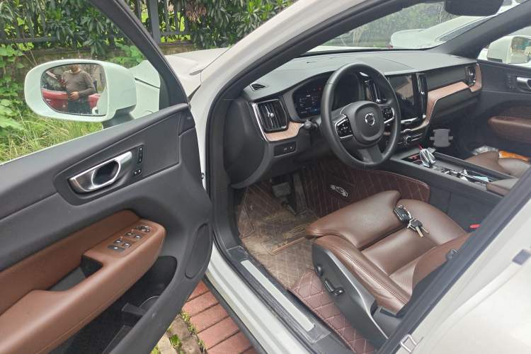 Used Volvo XC60 New Energy 2024 T8 Plug-in Hybrid Long-Range All-Wheel Drive Smart Luxury Edition Driver Seat