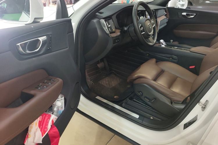 Used Volvo XC60 New Energy 2024 T8 Plug-in Hybrid Long-Range All-Wheel Drive Smart Luxury Edition Driver Seat