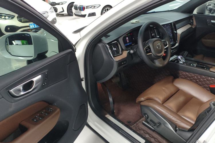 Used Volvo XC60 New Energy 2024 T8 Plug-in Hybrid Long-Range All-Wheel Drive Smart Luxury Edition Driver Seat