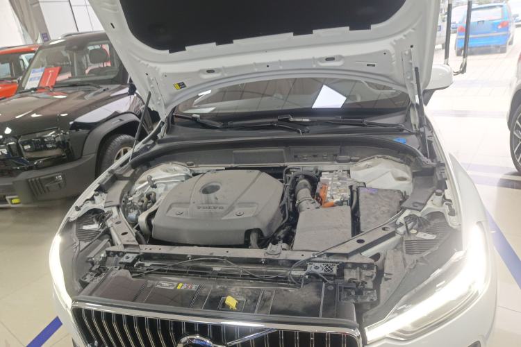 Used Volvo XC60 New Energy 2024 T8 Plug-in Hybrid Long-Range All-Wheel Drive Smart Luxury Edition Engine Bay