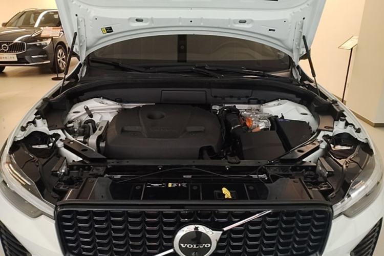 Used Volvo XC60 New Energy 2024 T8 Plug-in Hybrid Long-Range All-Wheel Drive Smart & Sporty Edition Engine Bay