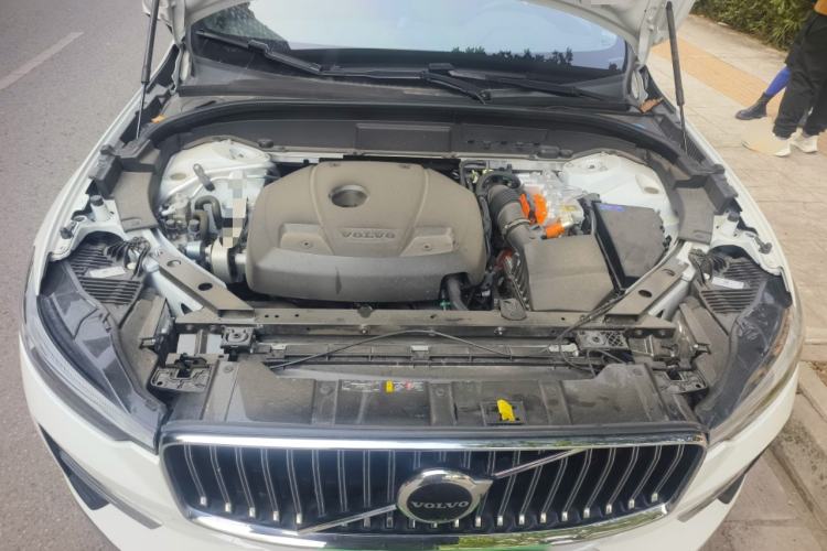 Used Volvo XC60 New Energy 2024 T8 Plug-in Hybrid Long-Range All-Wheel Drive Smart Luxury Edition Engine Bay