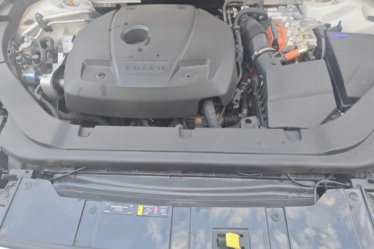 Used Volvo XC60 New Energy 2024 T8 Plug-in Hybrid Long-Range All-Wheel Drive Smart Luxury Edition Engine Bay