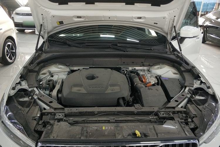 Used Volvo XC60 New Energy 2024 T8 Plug-in Hybrid Long-Range All-Wheel Drive Smart Luxury Edition Engine Bay