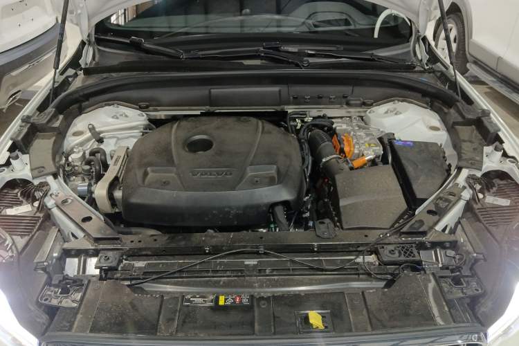 Used Volvo XC60 New Energy 2024 T8 Plug-in Hybrid Long-Range All-Wheel Drive Smart Luxury Edition Engine Bay