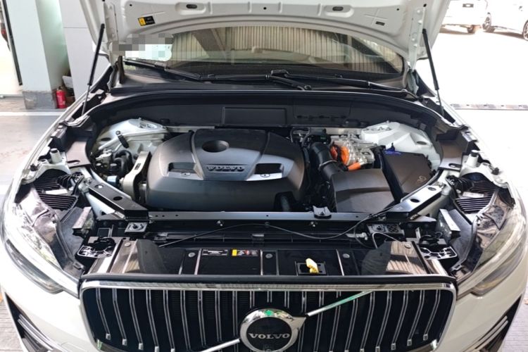 Used Volvo XC60 New Energy 2024 T8 Plug-in Hybrid Long-Range All-Wheel Drive Smart Luxury Edition Engine Bay