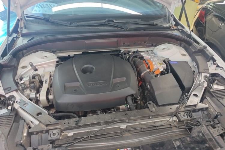 Used Volvo XC60 New Energy 2024 T8 Plug-in Hybrid Long-Range All-Wheel Drive Smart Luxury Edition Engine Bay