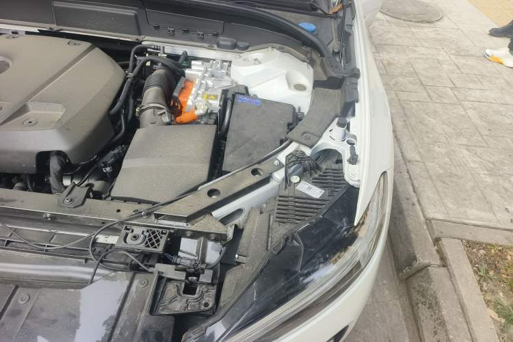 Used Volvo XC60 New Energy 2024 T8 Plug-in Hybrid Long-Range All-Wheel Drive Smart Luxury Edition Engine Bay Left