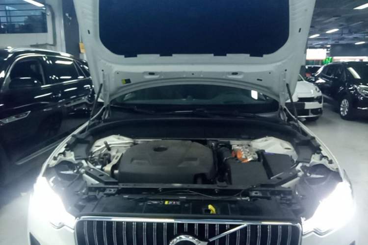Used Volvo XC60 New Energy 2024 T8 Plug-in Hybrid Long-Range All-Wheel Drive Smart Luxury Edition Engine Bay