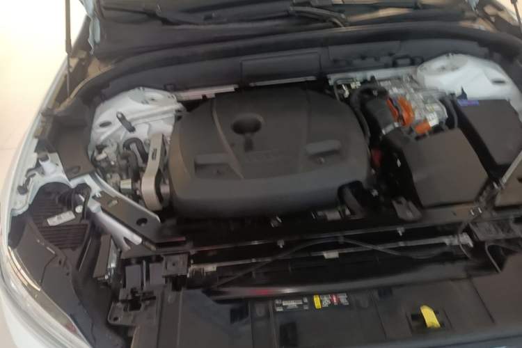 Used Volvo XC60 New Energy 2024 T8 Plug-in Hybrid Long-Range All-Wheel Drive Smart & Sporty Edition Engine Bay Right