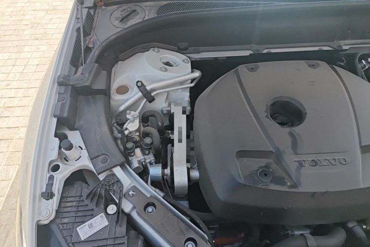 Used Volvo XC60 New Energy 2024 T8 Plug-in Hybrid Long-Range All-Wheel Drive Smart Luxury Edition Engine Bay Right