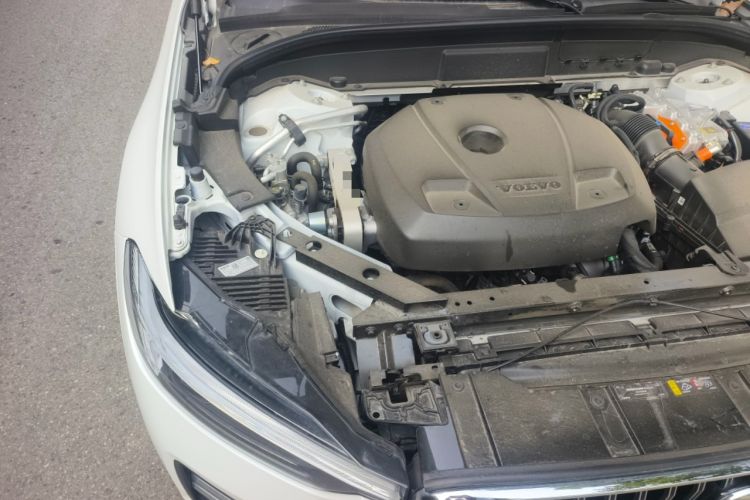 Used Volvo XC60 New Energy 2024 T8 Plug-in Hybrid Long-Range All-Wheel Drive Smart Luxury Edition Engine Bay Right