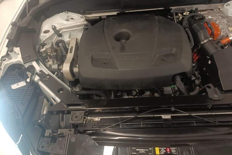 Used Volvo XC60 New Energy 2024 T8 Plug-in Hybrid Long-Range All-Wheel Drive Smart & Sporty Edition Engine Bay Right