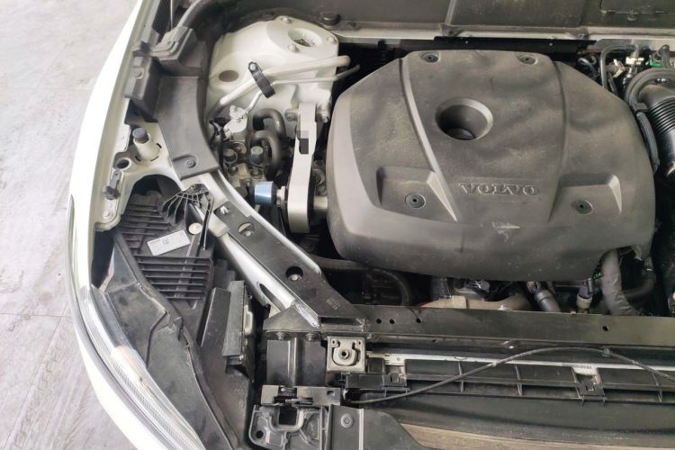 Used Volvo XC60 New Energy 2024 T8 Plug-in Hybrid Long-Range All-Wheel Drive Smart & Sporty Edition Engine Bay Right