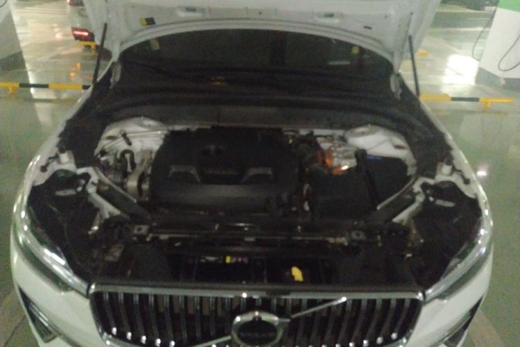 Used Volvo XC60 New Energy 2024 T8 Plug-in Hybrid Long-Range All-Wheel Drive Smart Luxury Edition Engine Bay