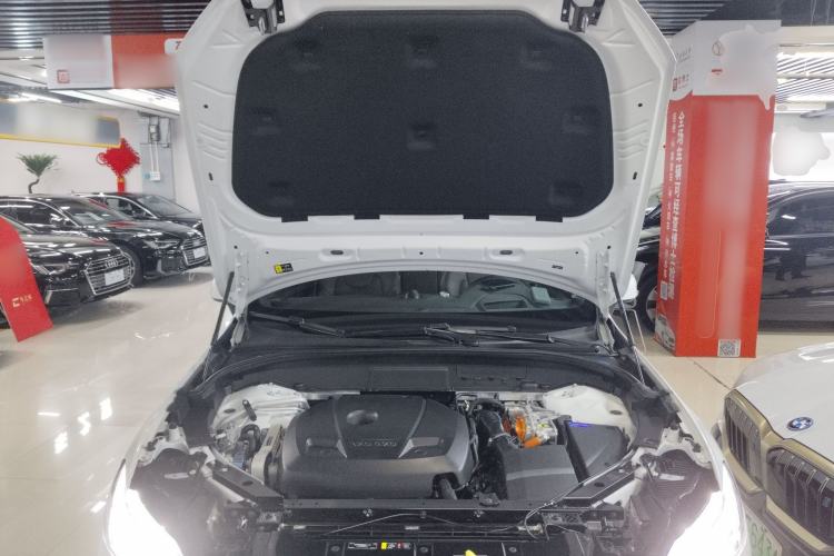 Used Volvo XC60 New Energy 2024 T8 Plug-in Hybrid Long-Range All-Wheel Drive Smart Luxury Edition Engine Bay