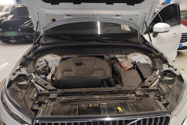 Used Volvo XC60 New Energy 2024 T8 Plug-in Hybrid Long-Range All-Wheel Drive Smart Luxury Edition Engine Bay