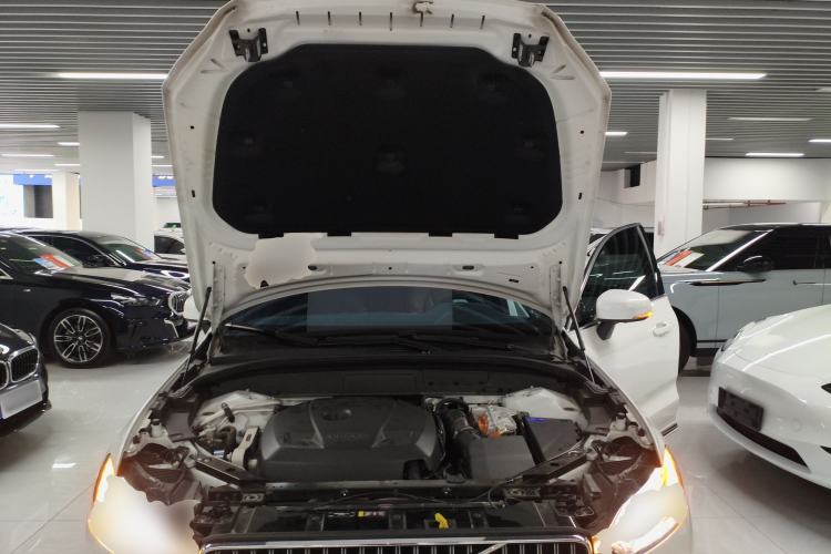 Used Volvo XC60 New Energy 2024 T8 Plug-in Hybrid Long-Range All-Wheel Drive Smart Luxury Edition Engine Bay