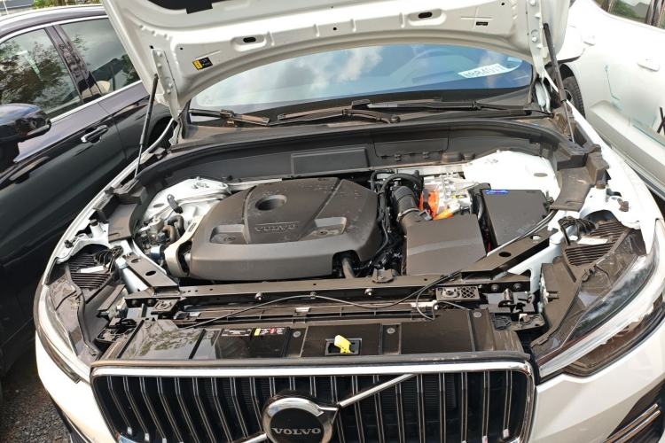 Used Volvo XC60 New Energy 2024 T8 Plug-in Hybrid Long-Range All-Wheel Drive Smart Luxury Edition Engine Bay