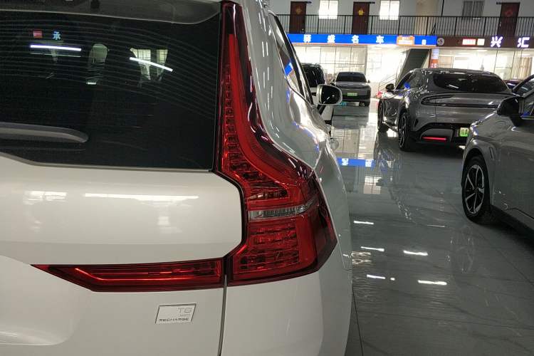 Used Volvo XC60 New Energy 2024 T8 Plug-in Hybrid Long-Range All-Wheel Drive Smart Luxury Edition Exterior 2
