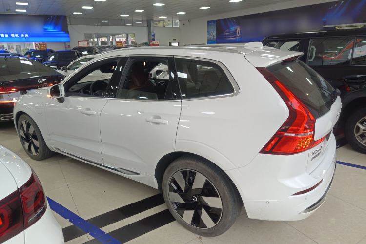 Used Volvo XC60 New Energy 2024 T8 Plug-in Hybrid Long-Range All-Wheel Drive Smart Luxury Edition Exterior 3