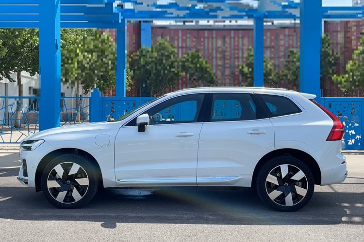 Used Volvo XC60 New Energy 2024 T8 Plug-in Hybrid Long-Range All-Wheel Drive Smart Luxury Edition Exterior 3
