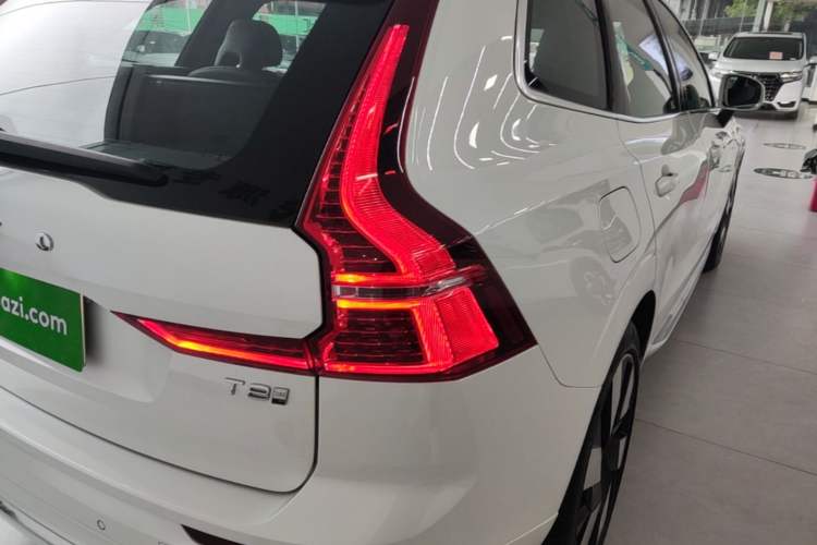 Used Volvo XC60 New Energy 2024 T8 Plug-in Hybrid Long-Range All-Wheel Drive Smart Luxury Edition Exterior 3