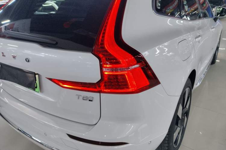 Used Volvo XC60 New Energy 2024 T8 Plug-in Hybrid Long-Range All-Wheel Drive Smart Luxury Edition Exterior 3