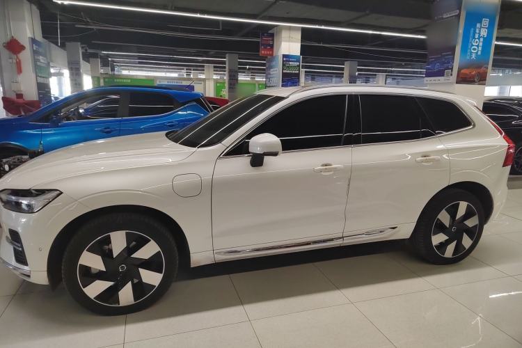 Used Volvo XC60 New Energy 2024 T8 Plug-in Hybrid Long-Range All-Wheel Drive Smart Luxury Edition Exterior 3