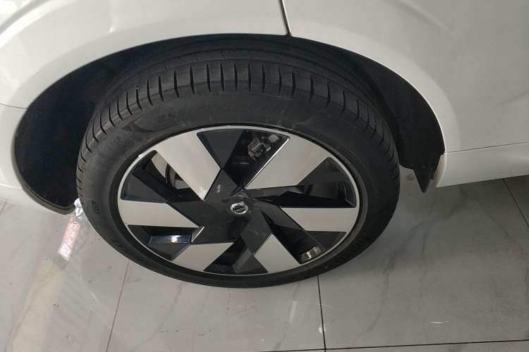 Used Volvo XC60 New Energy 2024 T8 Plug-in Hybrid Long-Range All-Wheel Drive Smart Luxury Edition Exterior 4