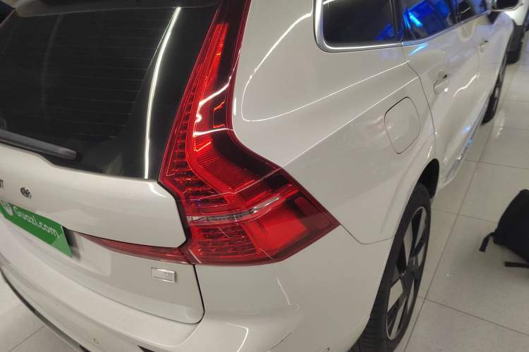 Used Volvo XC60 New Energy 2024 T8 Plug-in Hybrid Long-Range All-Wheel Drive Smart Luxury Edition Exterior 6