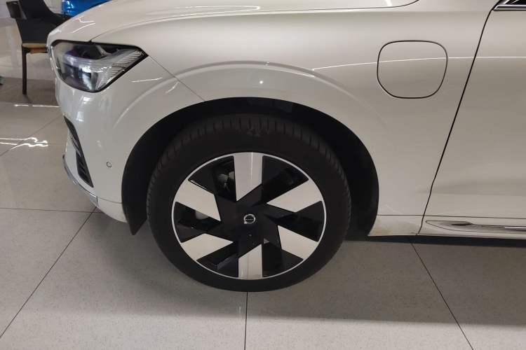 Used Volvo XC60 New Energy 2024 T8 Plug-in Hybrid Long-Range All-Wheel Drive Smart Luxury Edition Exterior 7