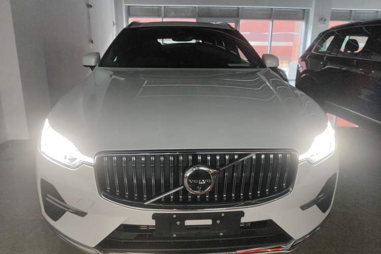 Used Volvo XC60 New Energy 2024 T8 Plug-in Hybrid Long-Range All-Wheel Drive Smart Luxury Edition Front