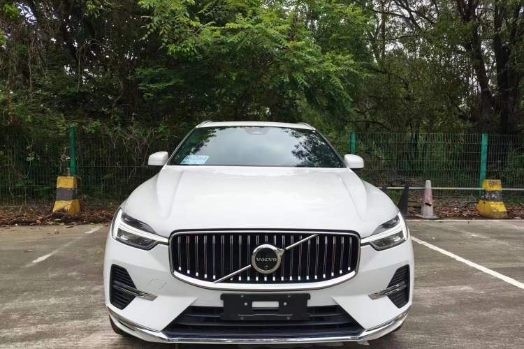 Used Volvo XC60 New Energy 2024 T8 Plug-in Hybrid Long-Range All-Wheel Drive Smart Luxury Edition Front