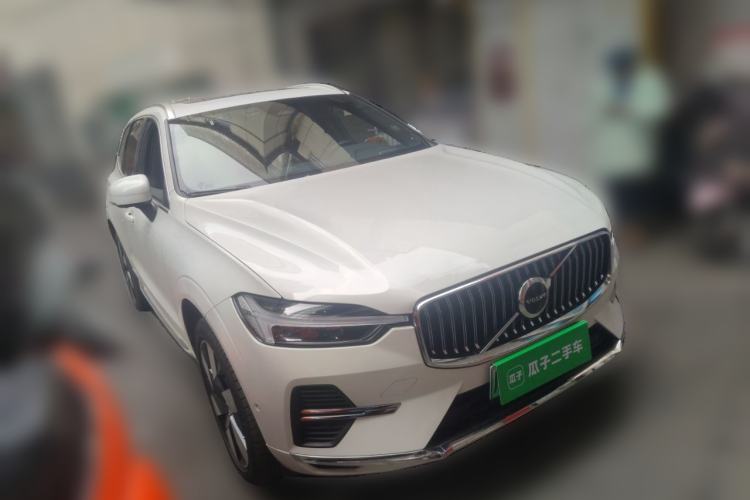 Used Volvo XC60 New Energy 2024 T8 Plug-in Hybrid Long-Range All-Wheel Drive Smart Luxury Edition Front Right 45 Deg