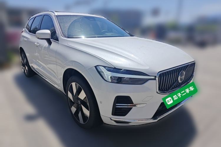 Used Volvo XC60 New Energy 2024 T8 Plug-in Hybrid Long-Range All-Wheel Drive Smart Luxury Edition Front Right 45 Deg
