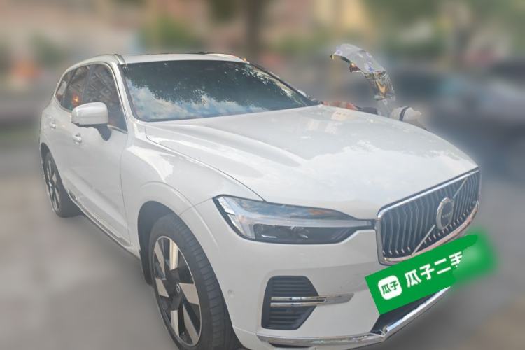 Used Volvo XC60 New Energy 2024 T8 Plug-in Hybrid Long-Range All-Wheel Drive Smart Luxury Edition Front Right 45 Deg