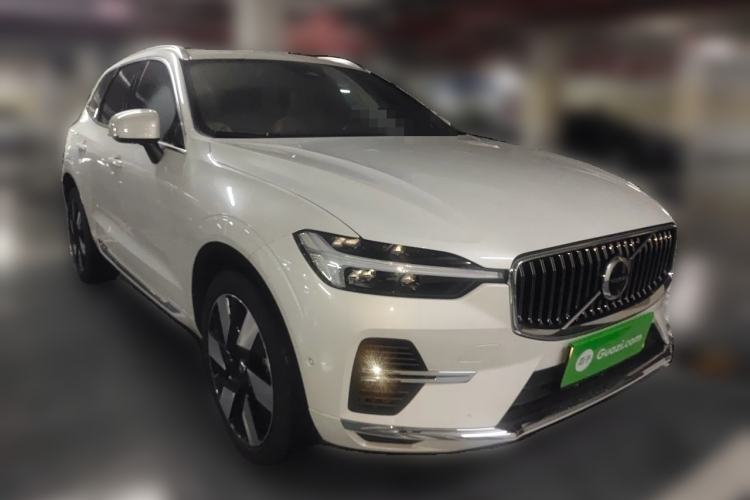 Used Volvo XC60 New Energy 2024 T8 Plug-in Hybrid Long-Range All-Wheel Drive Smart Luxury Edition Front Right 45 Deg