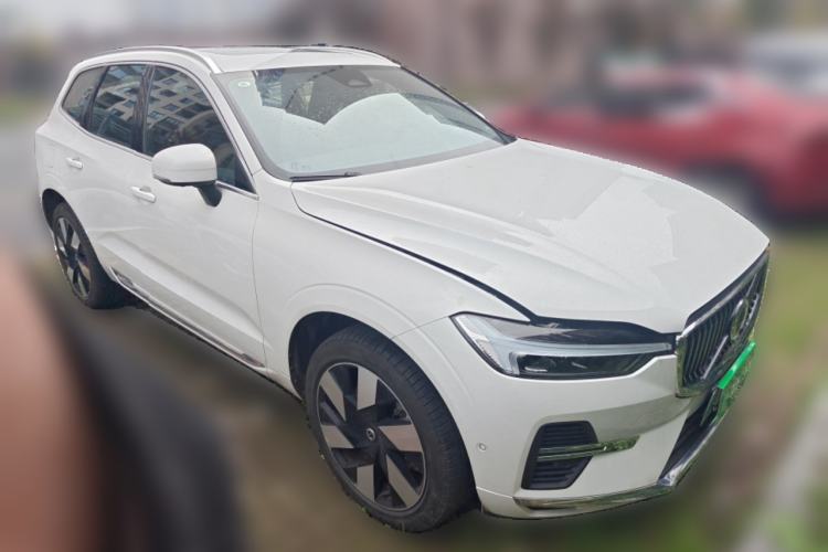Used Volvo XC60 New Energy 2024 T8 Plug-in Hybrid Long-Range All-Wheel Drive Smart Luxury Edition Front Right 45 Deg