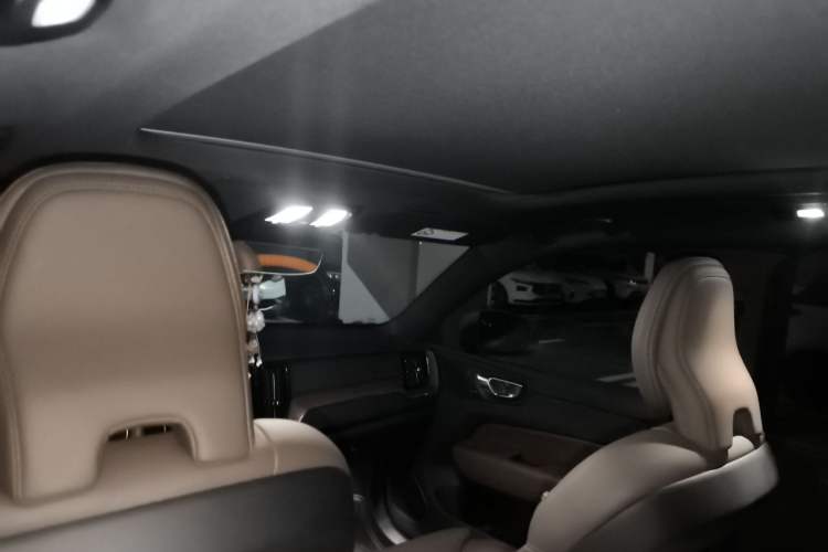 Used Volvo XC60 New Energy 2024 T8 Plug-in Hybrid Long-Range All-Wheel Drive Smart Luxury Edition Headliner